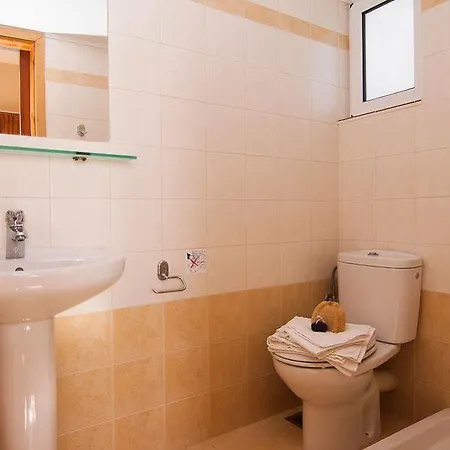 Skinos And Apartament